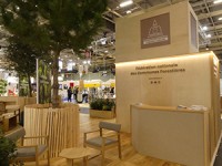 Un stand sur le Salon des maires conçu à partir de bois français